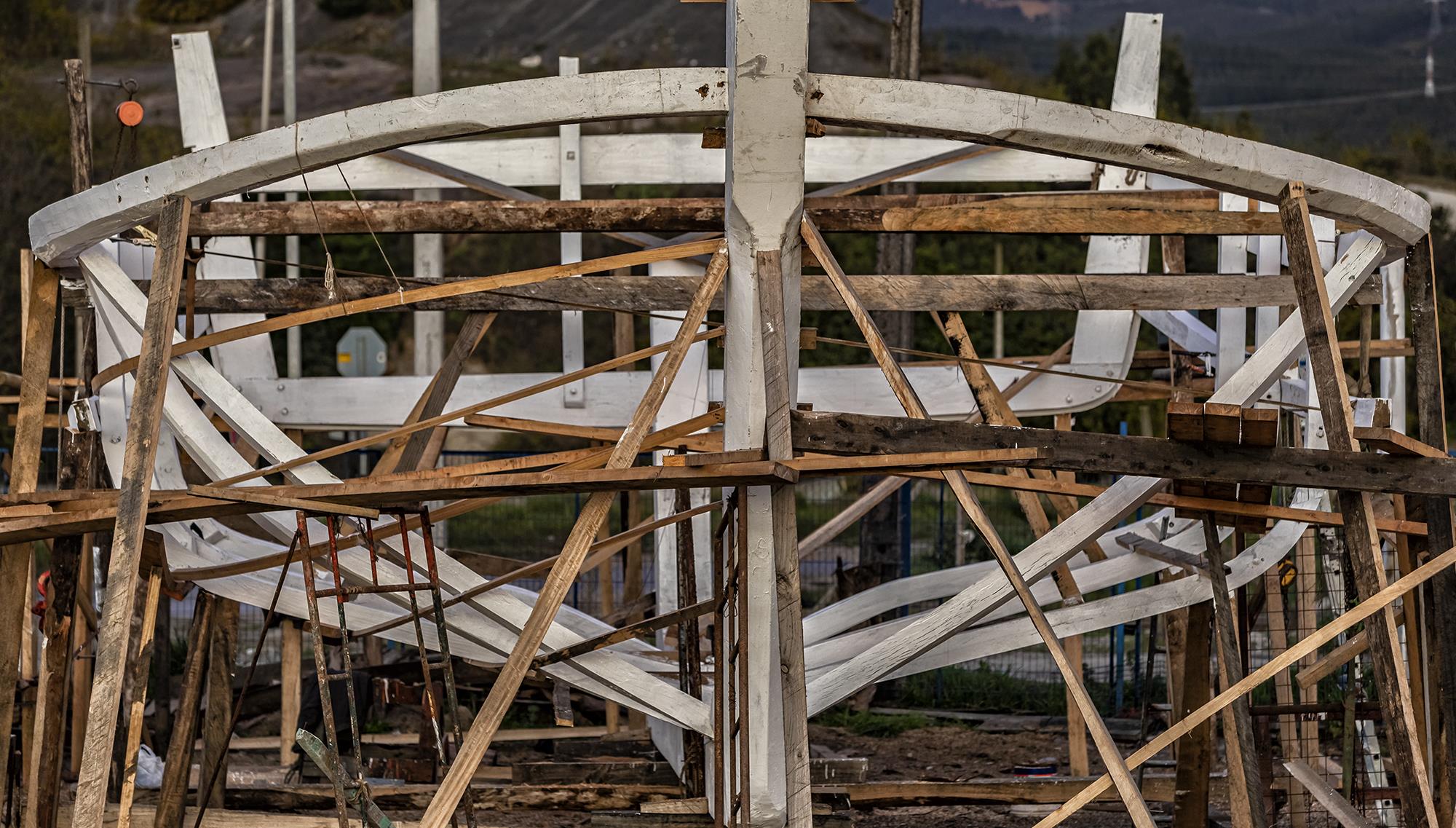 Estructura de embarcación en construcción